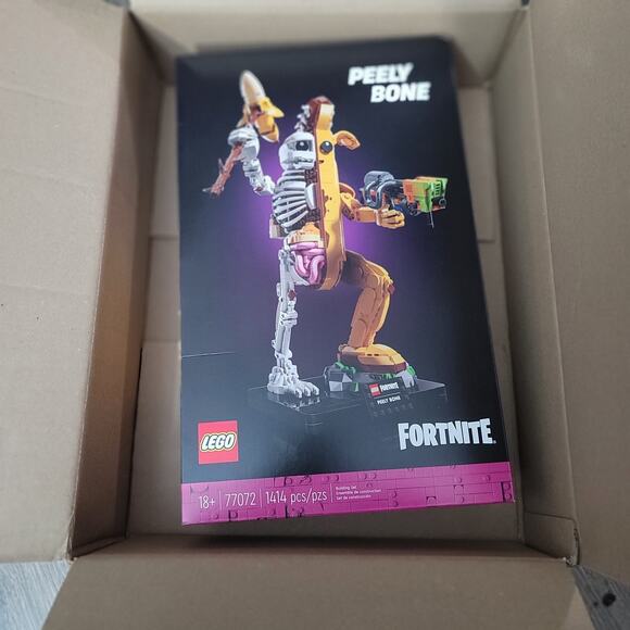LEGO Fortnite: Peely Bone (77072) - Picture 2 of 5